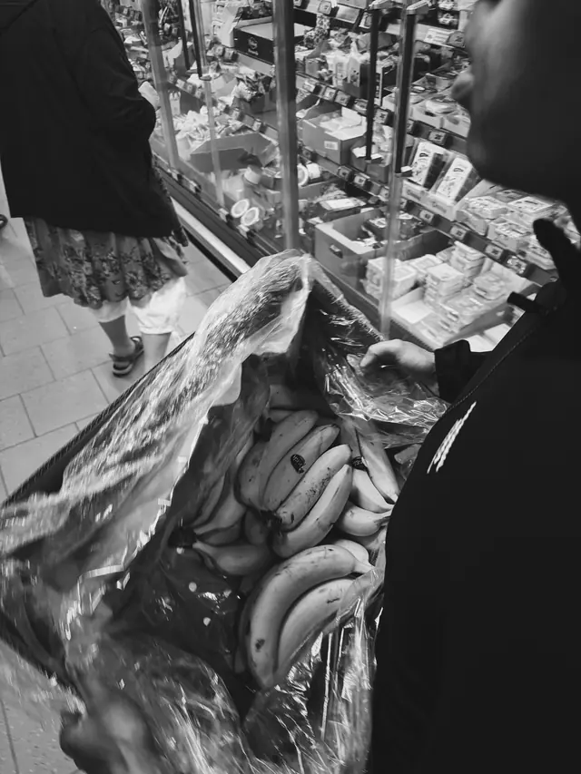 Bread and fruit on a table