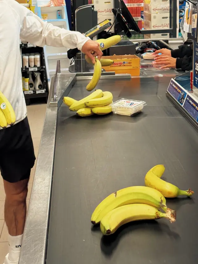 Bananas at the checkout