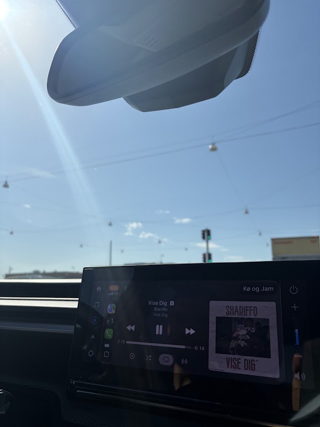 OFF MILES — visuel note fra løbefællesskabet